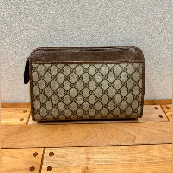 Gucci Vintage GG Supreme Clutch Bag - Picture 2 of 11